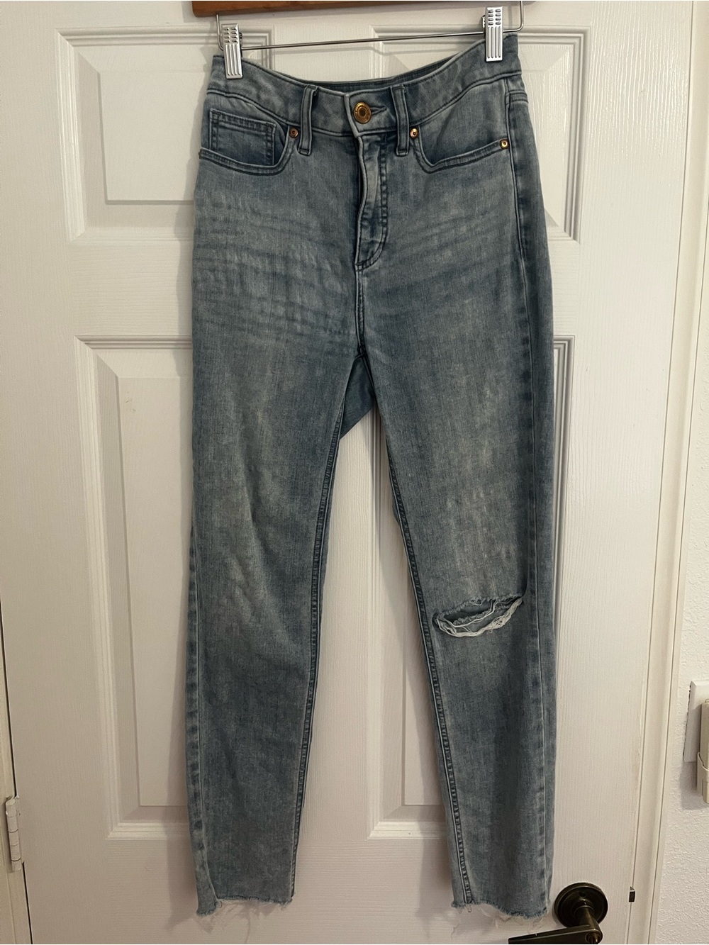 LC Lauren Conrad Light Washed Skinny Jeans with Knee Distress